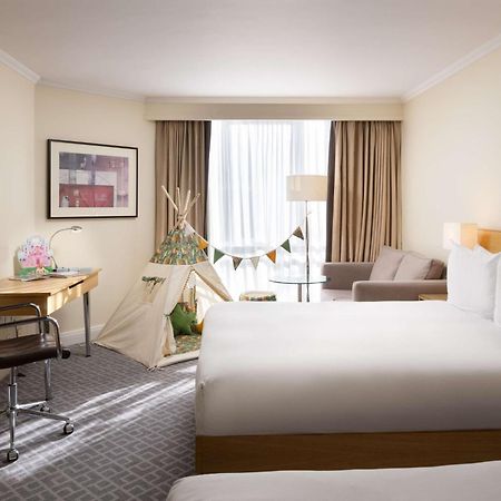 Hilton Northampton Hotel Exterior photo