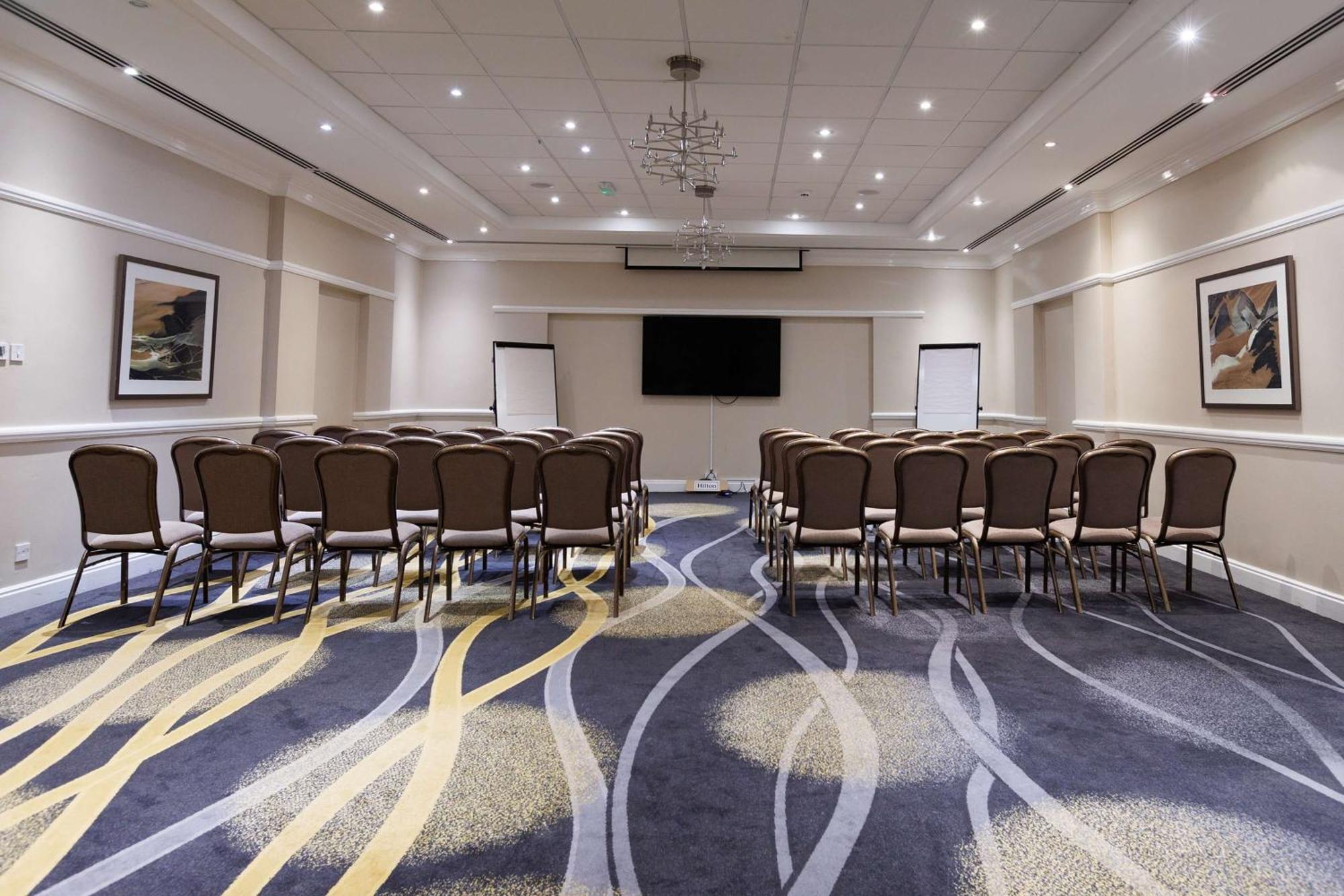 Hilton Northampton Hotel Exterior photo